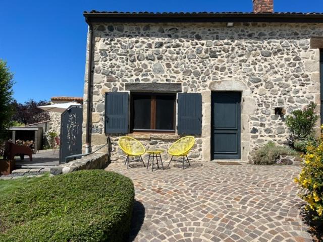 Domaine Des Pierres D Auvergne Flat Zewnętrze zdjęcie