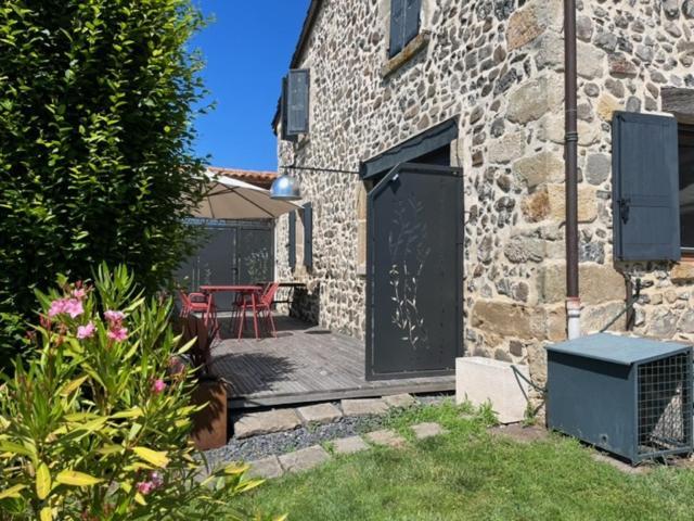 Domaine Des Pierres D Auvergne Flat Zewnętrze zdjęcie